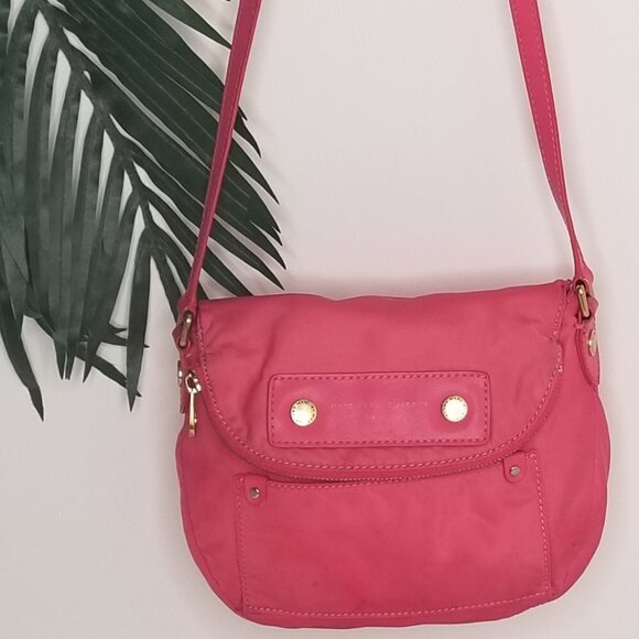 Marc Jacobs 'Preppy Nylon - Natasha' Crossbody Bag - Picture 2 of 11